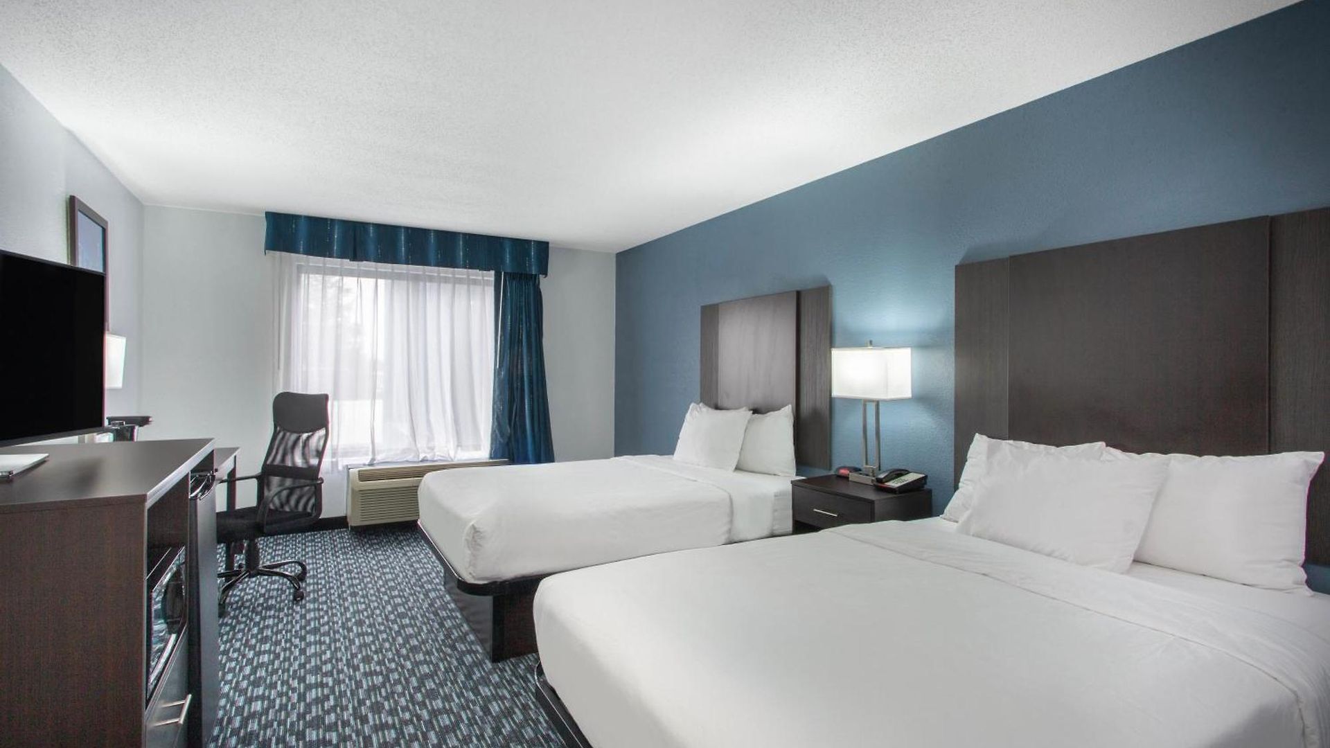 Hotel Clarion Pointe 3*