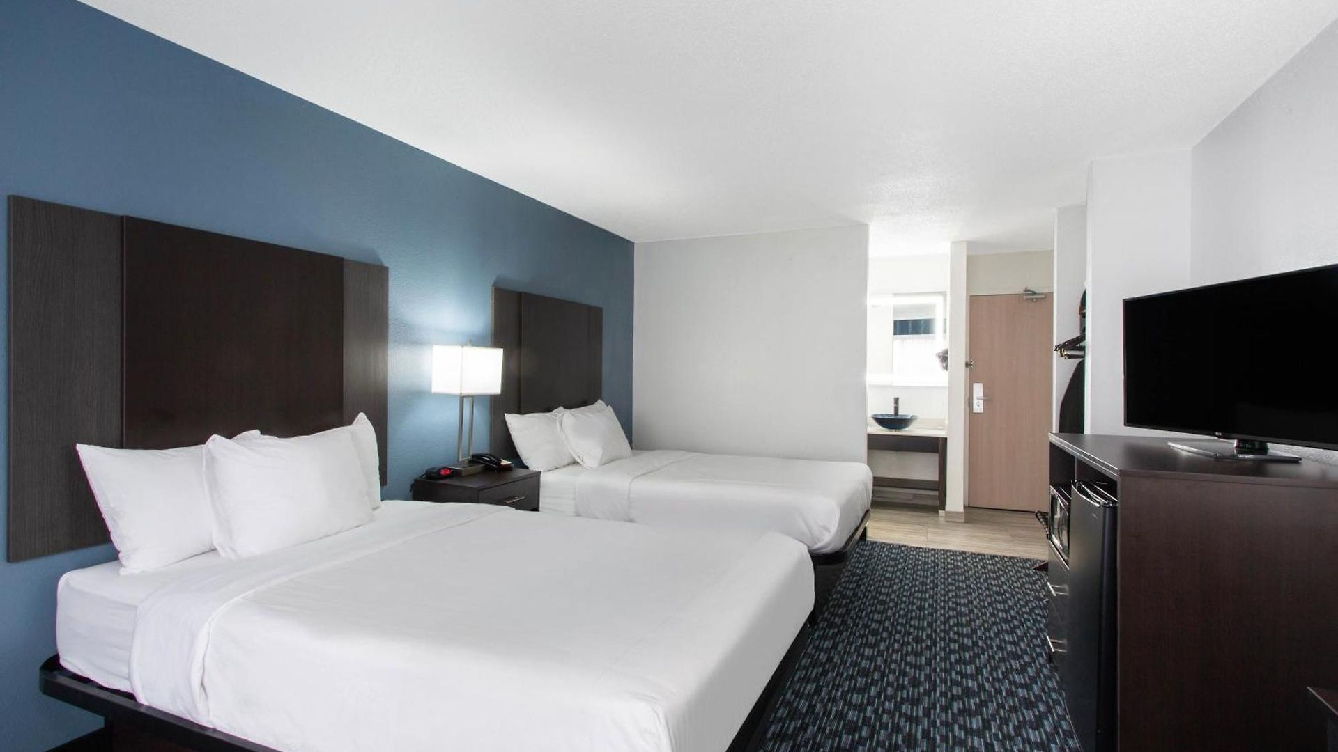 Clarion Pointe