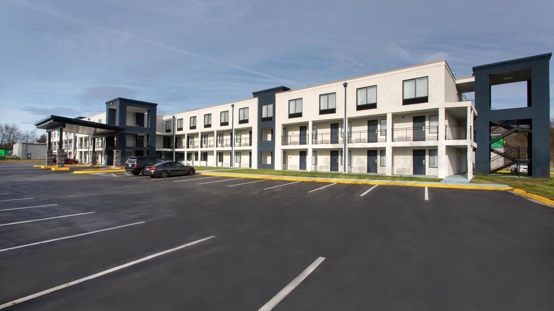 Clarion Pointe Charlotte