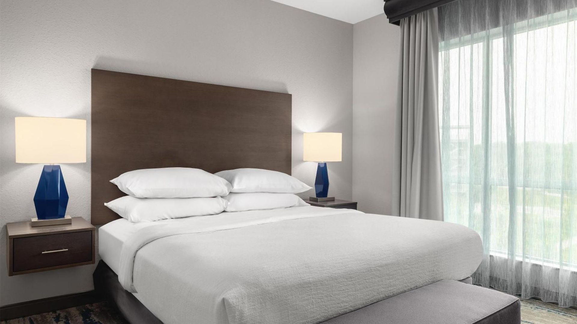 Hotel Embassy Charlotte/ayrsley 4*