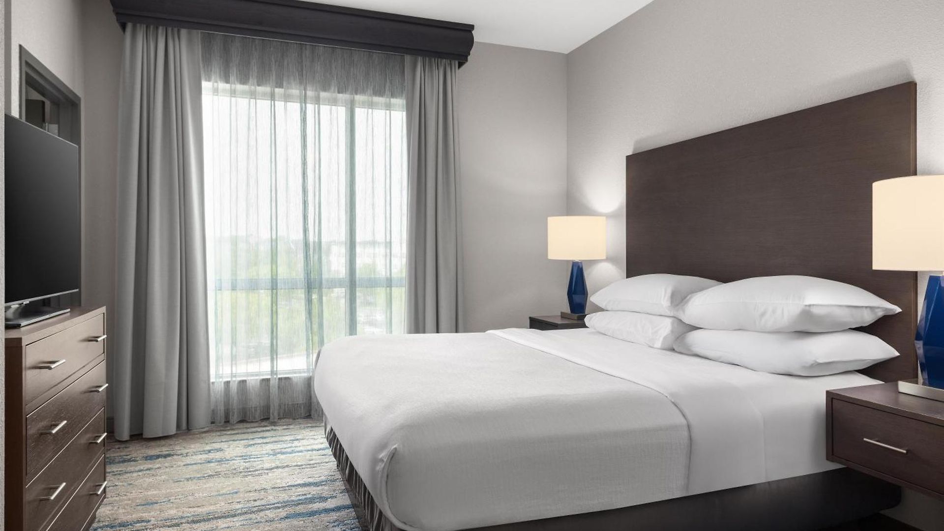 Hotel Embassy Charlotte/ayrsley 4*