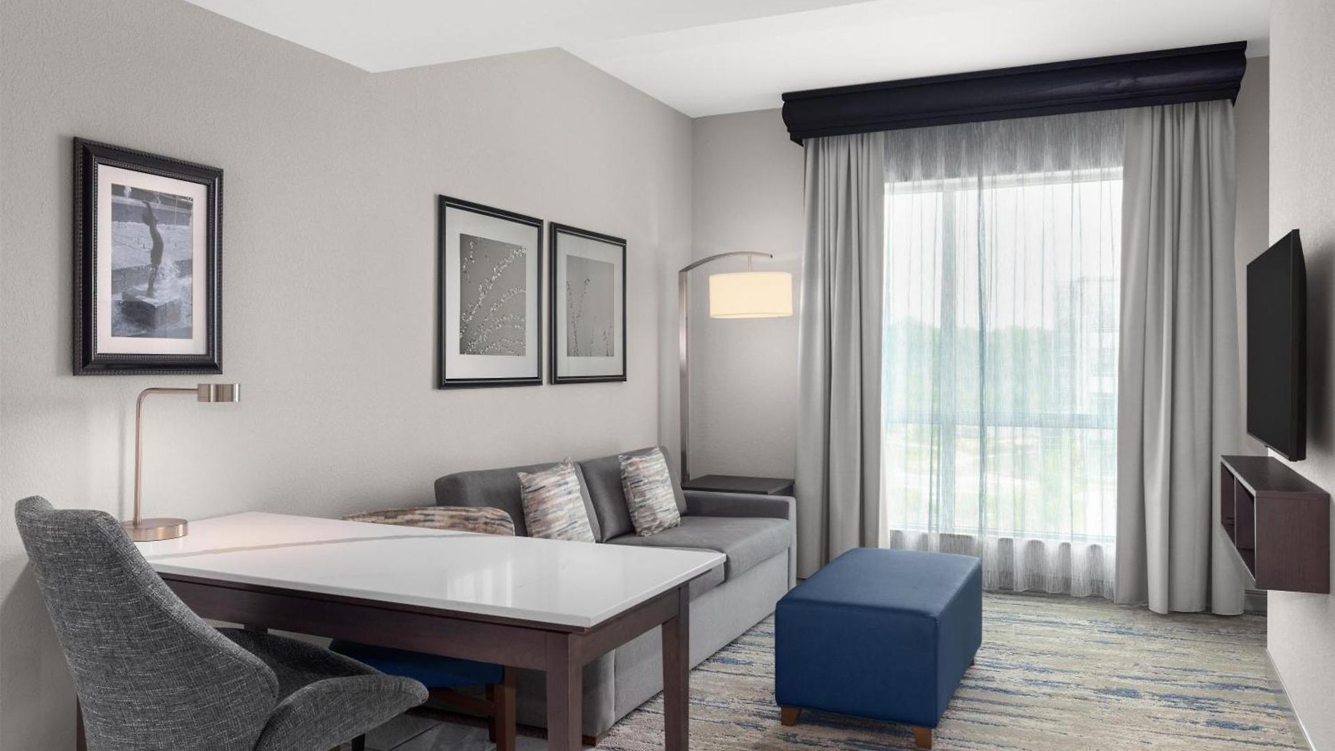 Hotel Embassy Charlotte/ayrsley 4*