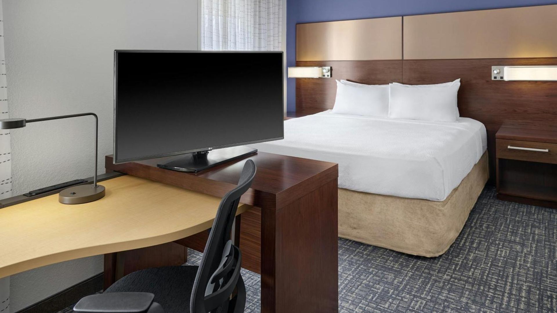 Hotel By Marriott Airport