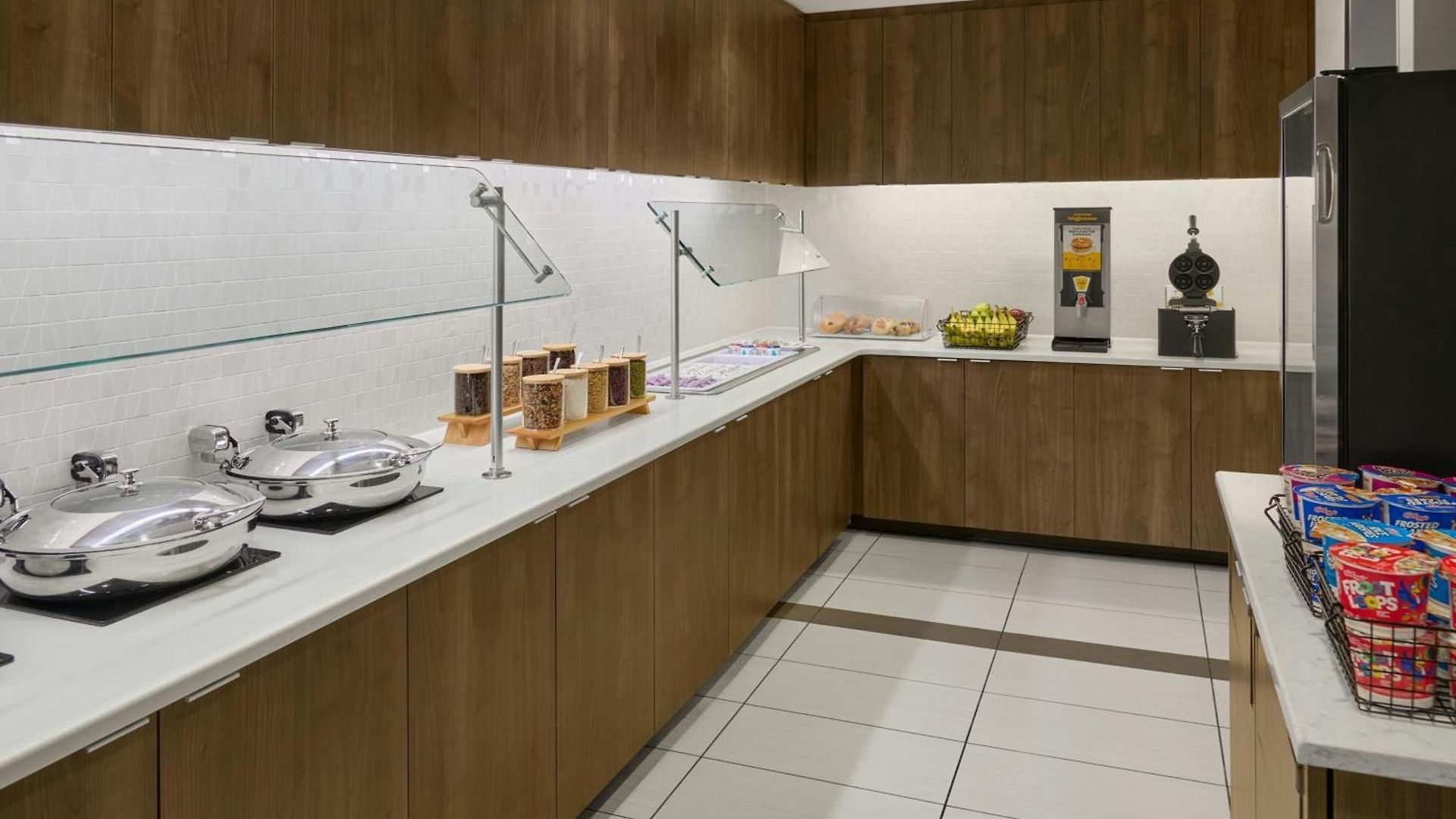 Hotel By Marriott Airport 3*