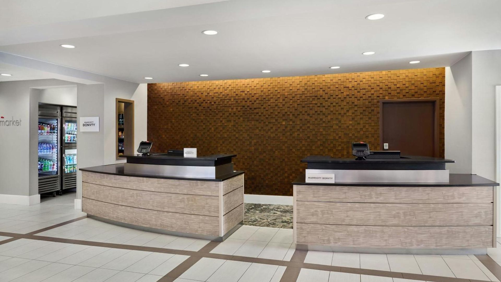 By Marriott Airport 3*