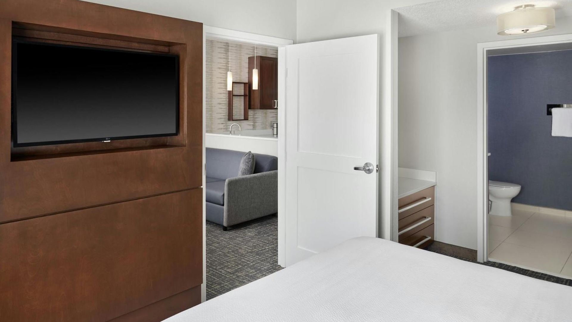 By Marriott Airport 3* Charlotte