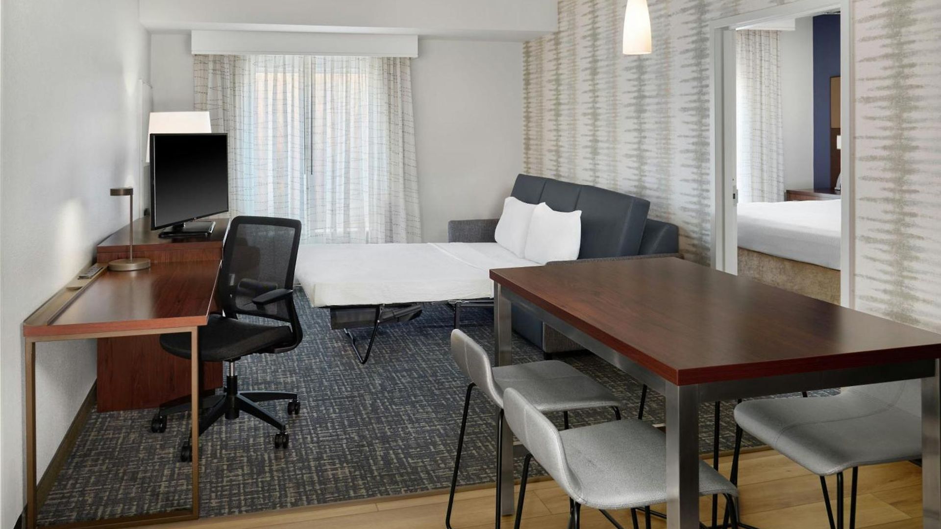 By Marriott Airport 3*