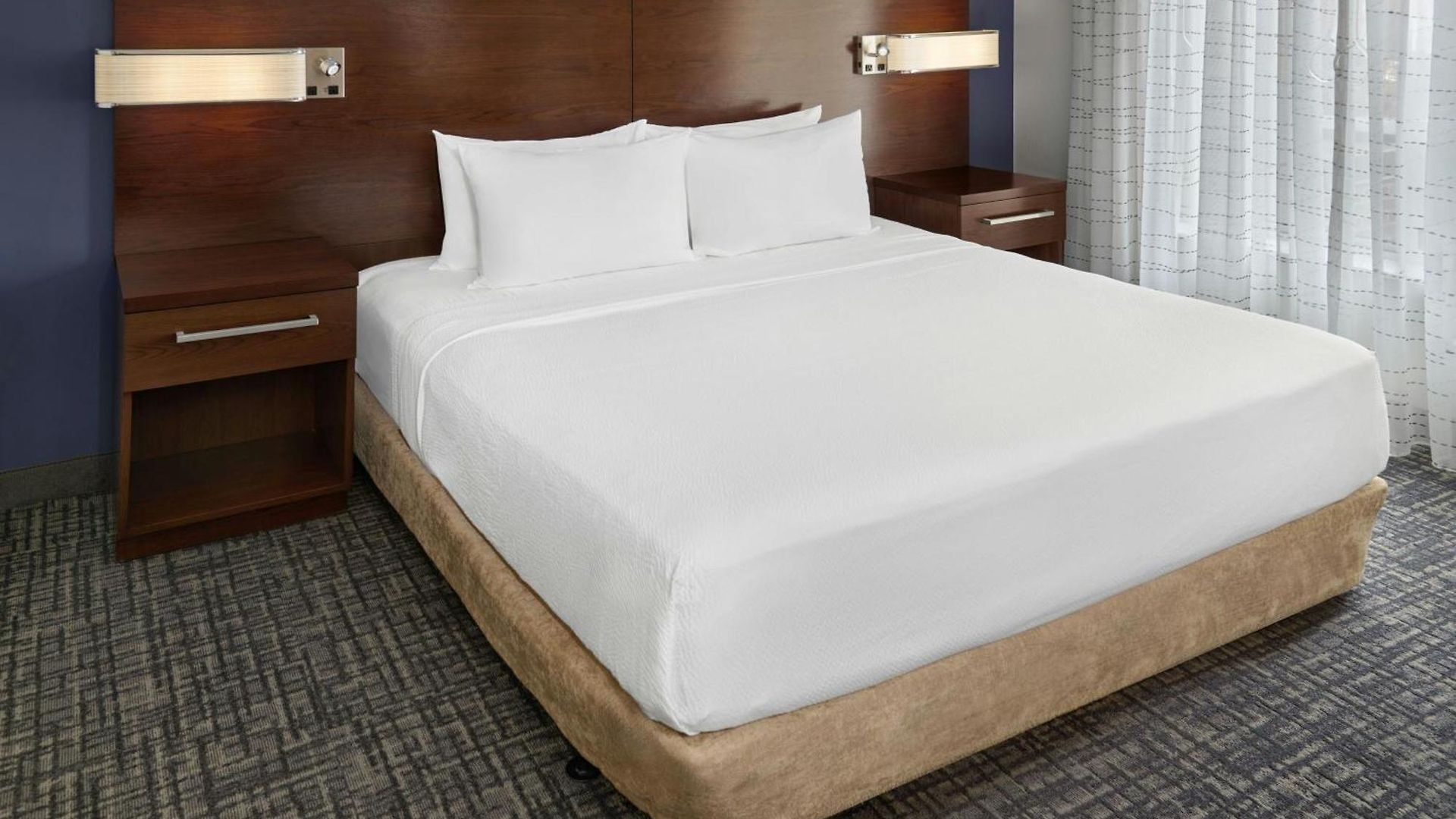 Hotel By Marriott Airport