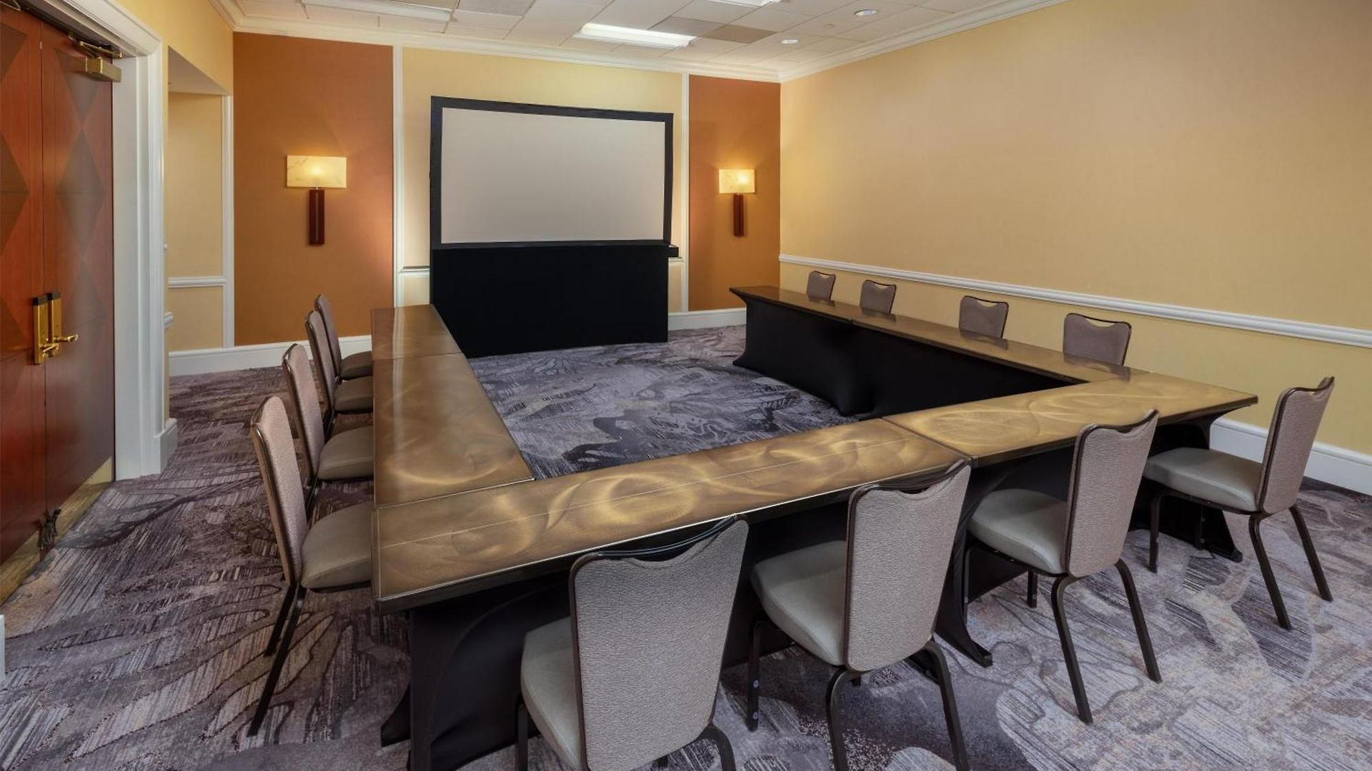 Hilton Uptown Hotel 4*