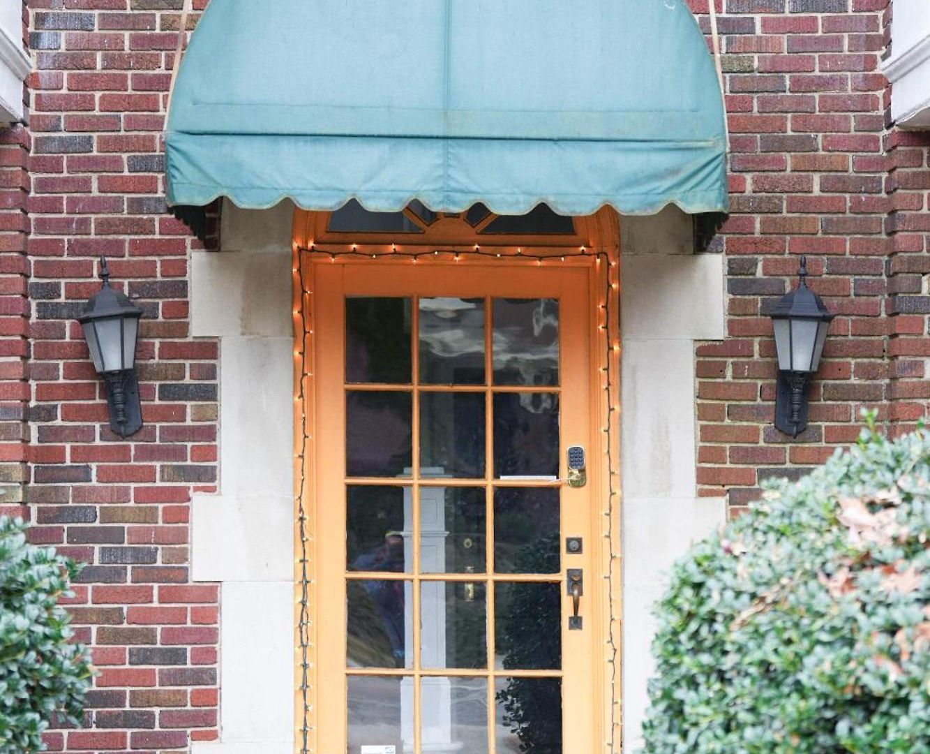 Elegant 1br In Elizabeth With Covered Porch Holiday home Charlotte