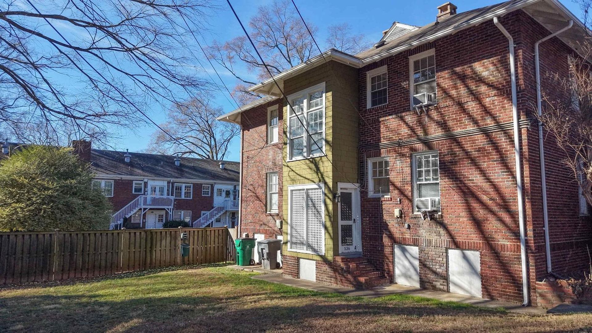 Elegant 1br In Elizabeth With Covered Porch Holiday home
