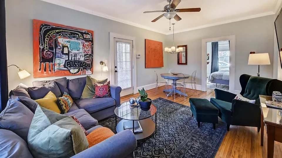 Chic Comfortable 2br With Porch Near Dilworth Holiday home *