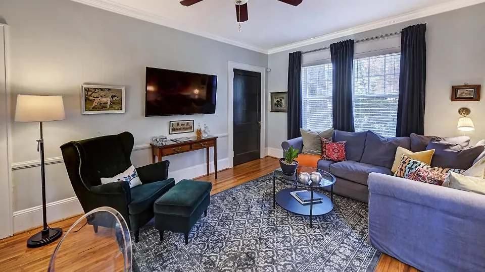 Chic Comfortable 2br With Porch Near Dilworth Holiday home *