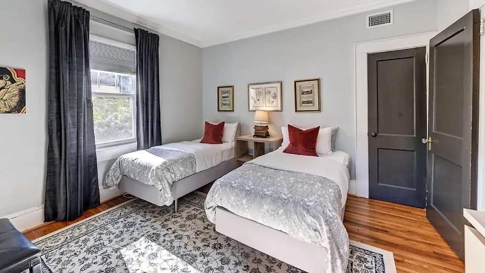 Chic Comfortable 2br With Porch Near Dilworth * Charlotte