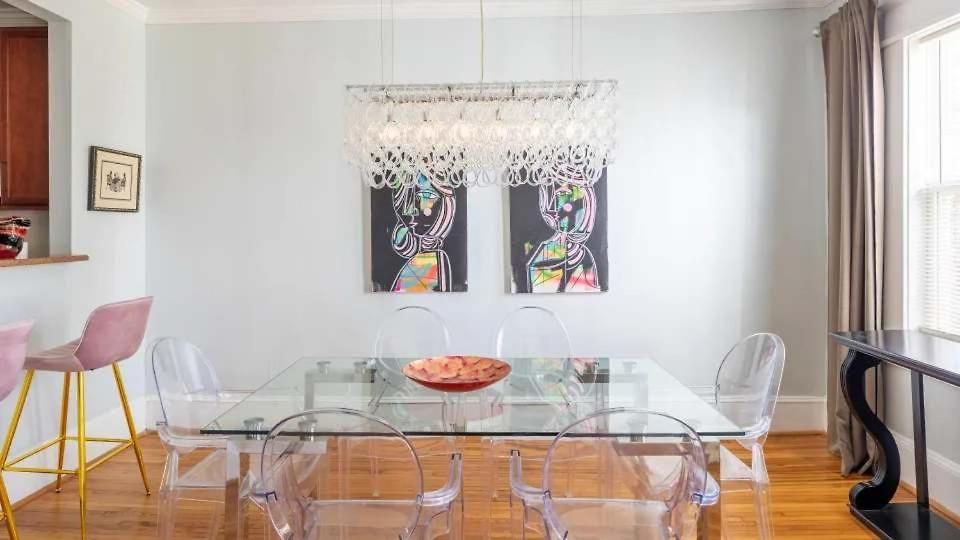 Lovely 2br Near Uptown Holiday home *