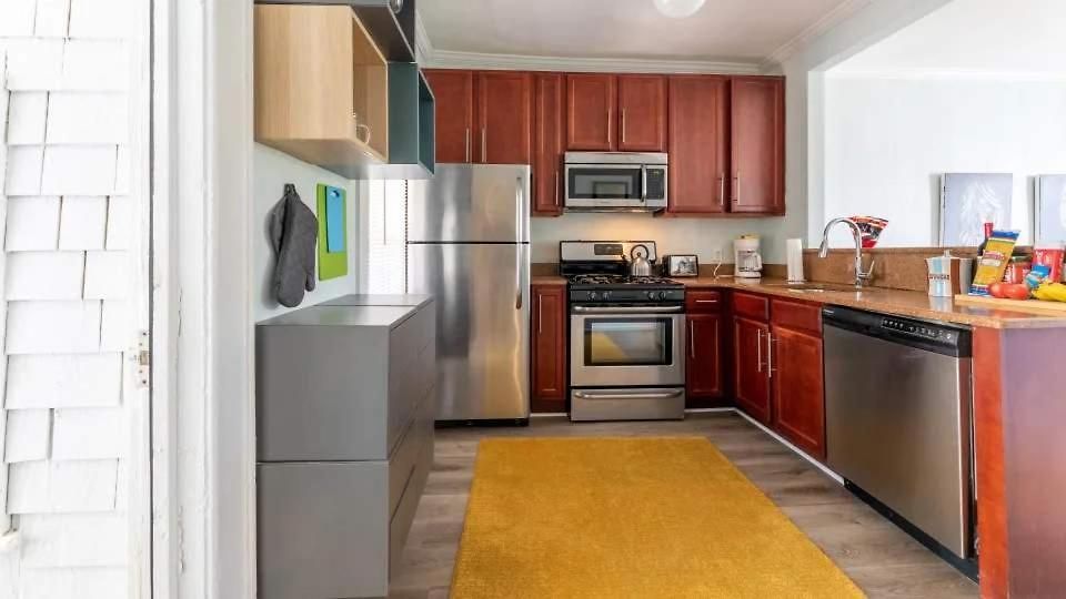 Lovely 2br Near Uptown