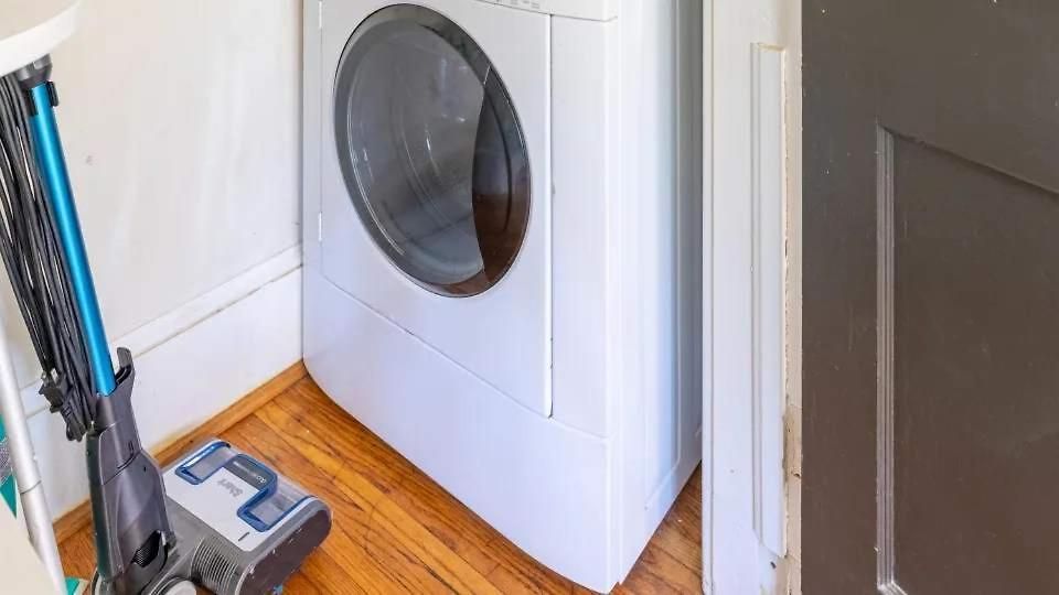 Lovely 2br Near Uptown Holiday home