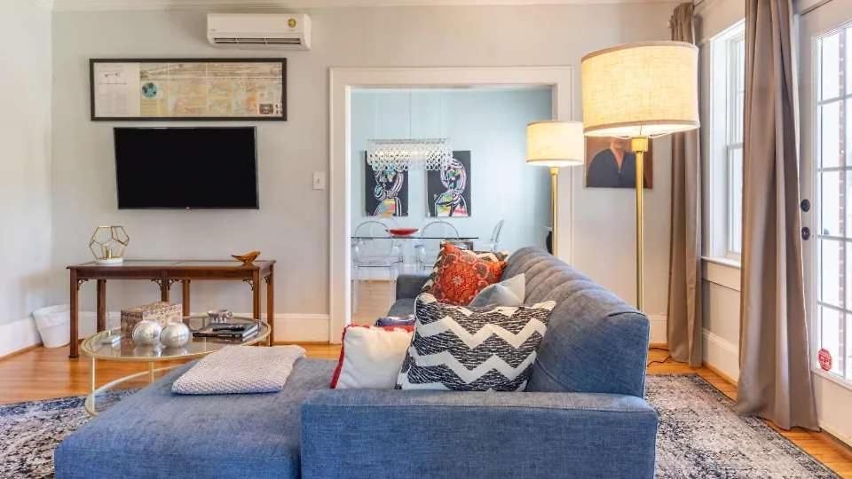 Lovely 2br Near Uptown