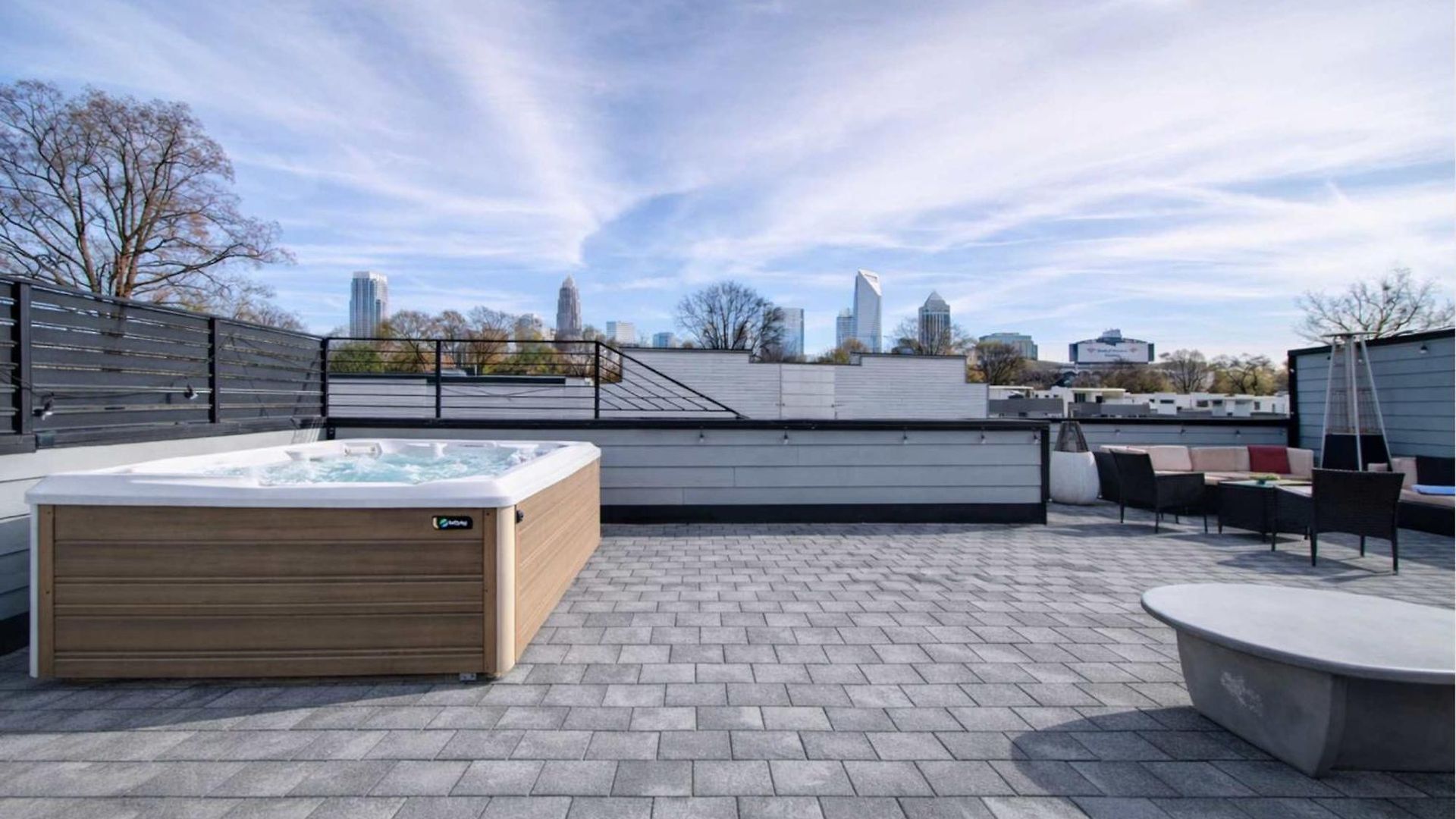 Modern Rooftop Townhome W Hot Tub & Skyline Views Holiday home Charlotte