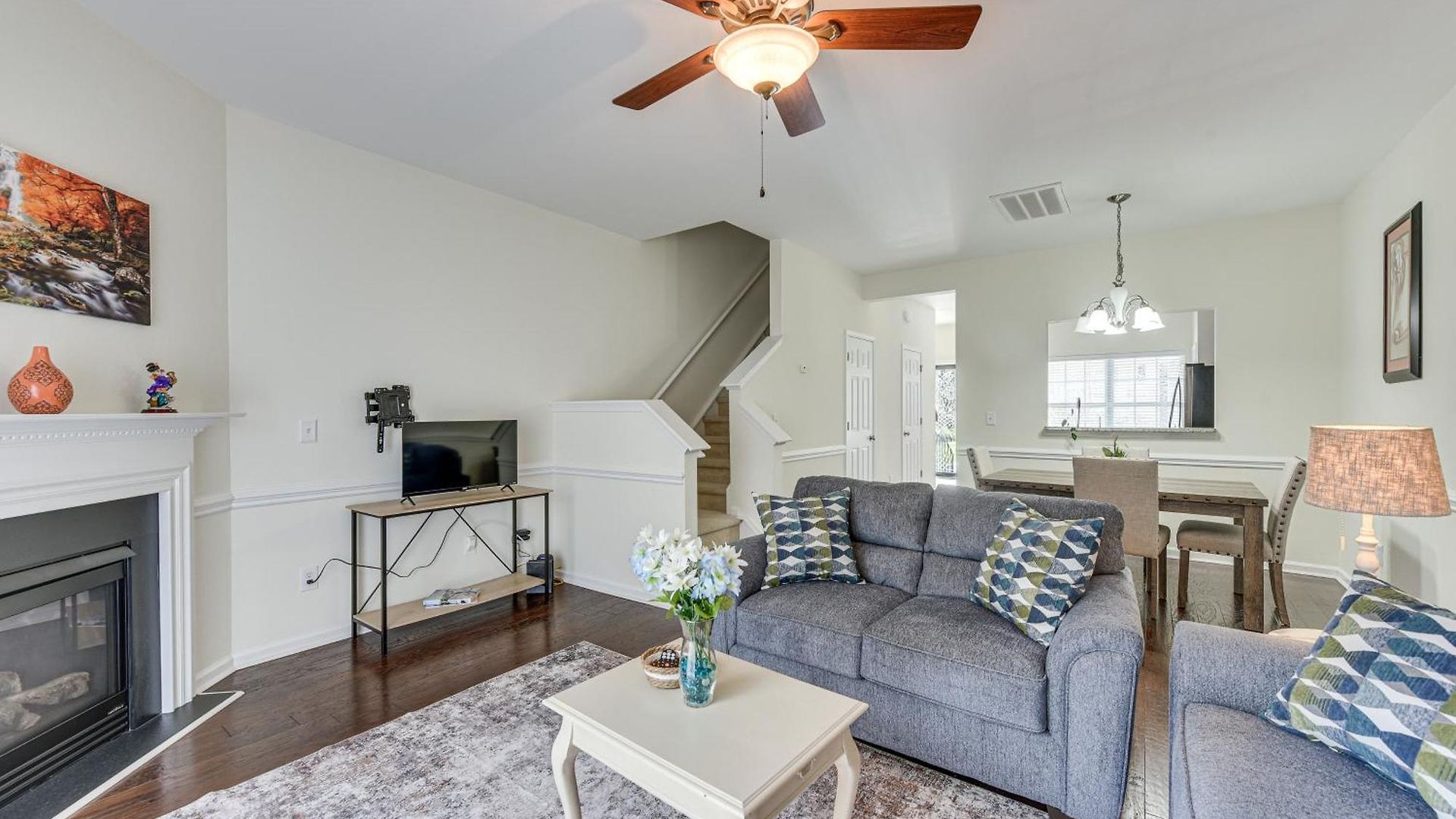 Dog-friendly Townhome W/ Patio In Area! *