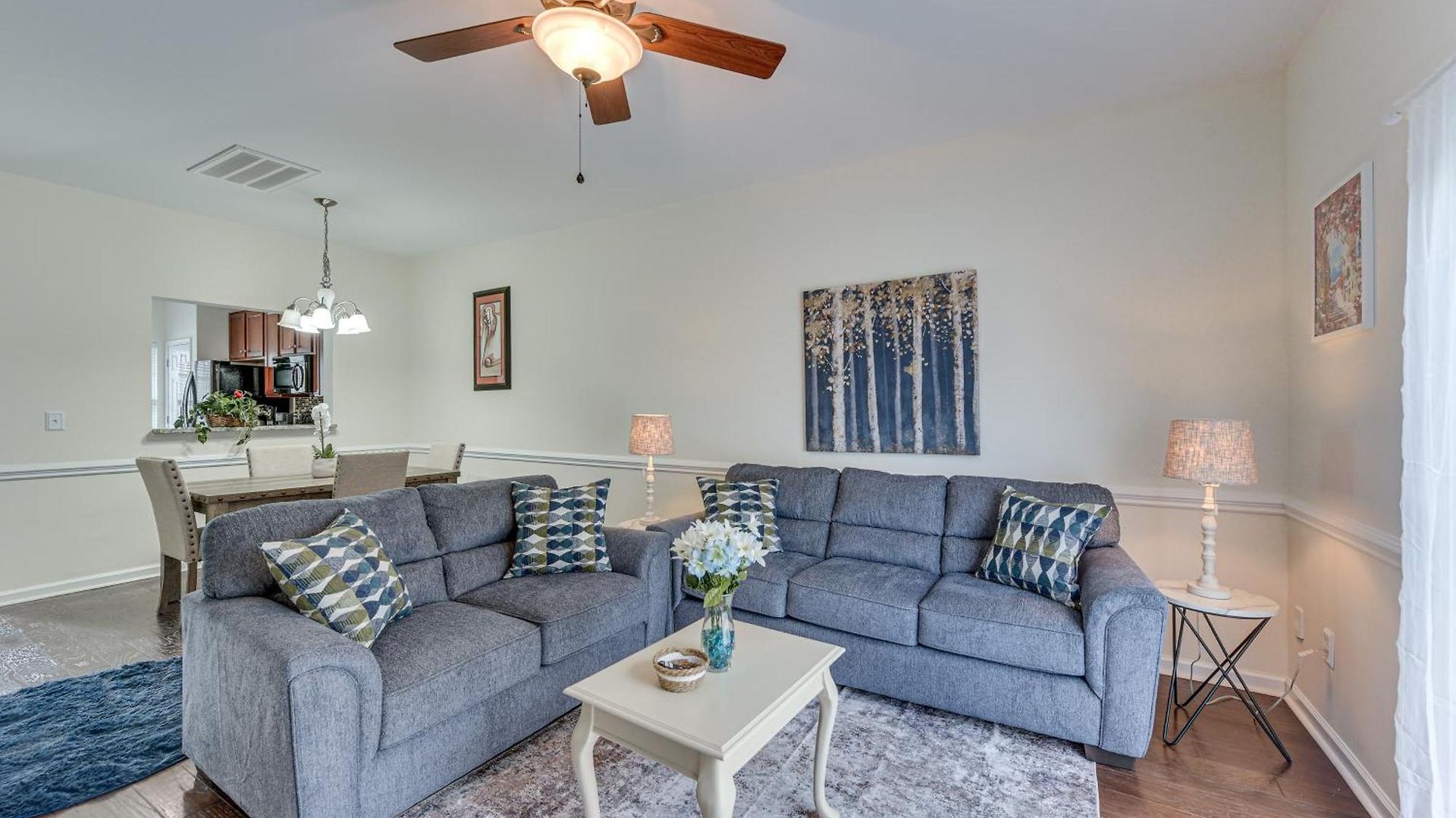 Dog-friendly Townhome W/ Patio In Area!