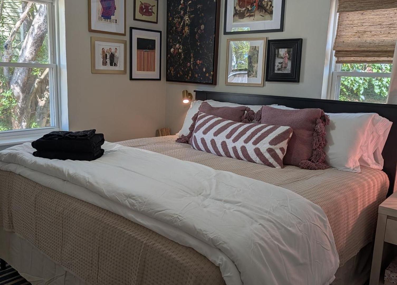 Holiday home Small Space, Big Personality W/ King + Queen Bed Charlotte