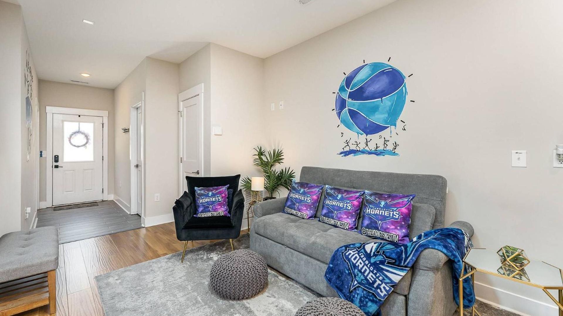 The Hornets Nest 1 * Charlotte