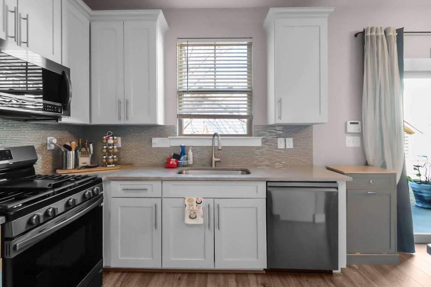 3br Townhome | 5 Min To Uptown, Boa, & Atrium *