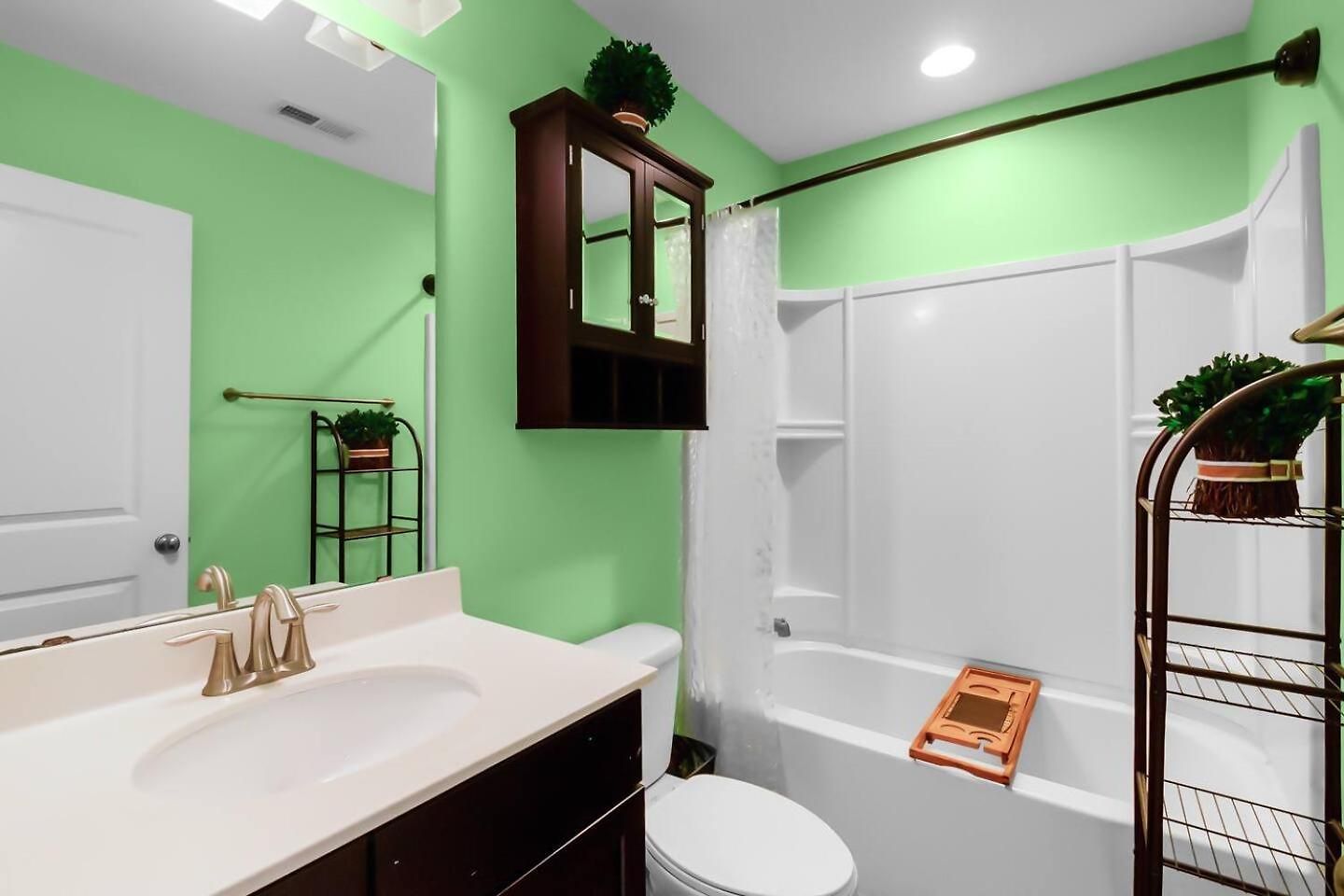 Holiday home 3br Townhome | 5 Min To Uptown, Boa, & Atrium Charlotte