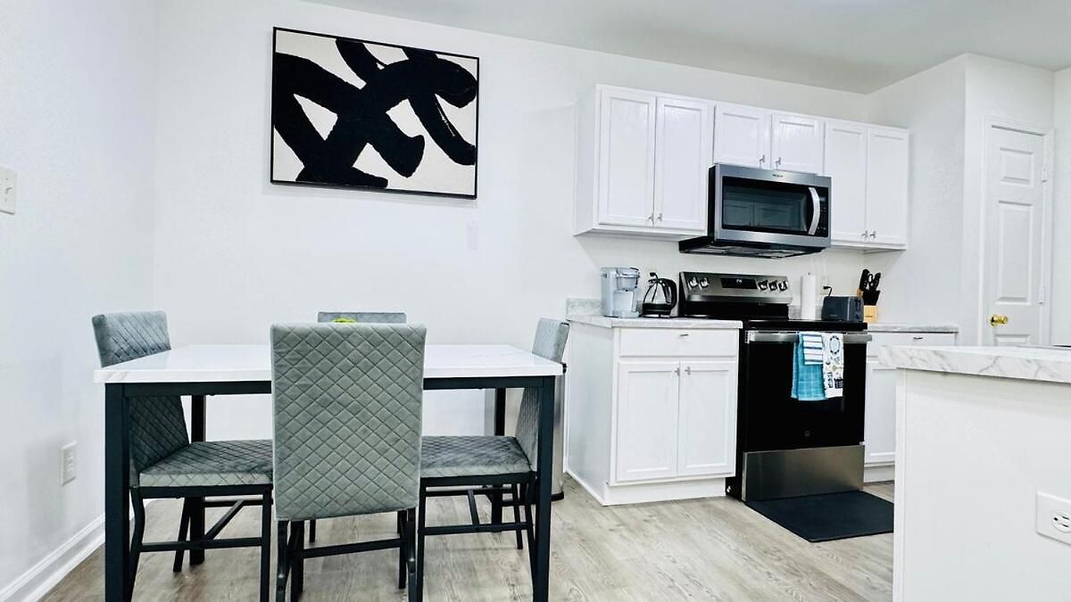 Cozy Corner Escape Entire In Charlotte