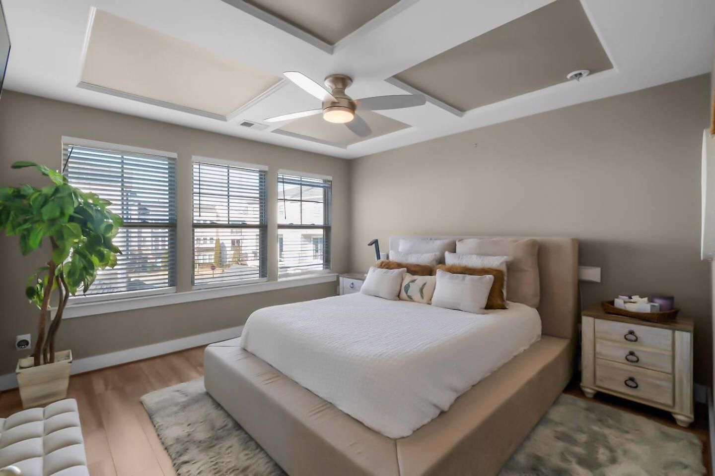 3br Townhome | 5 Min To Uptown, Boa, & Atrium Holiday home