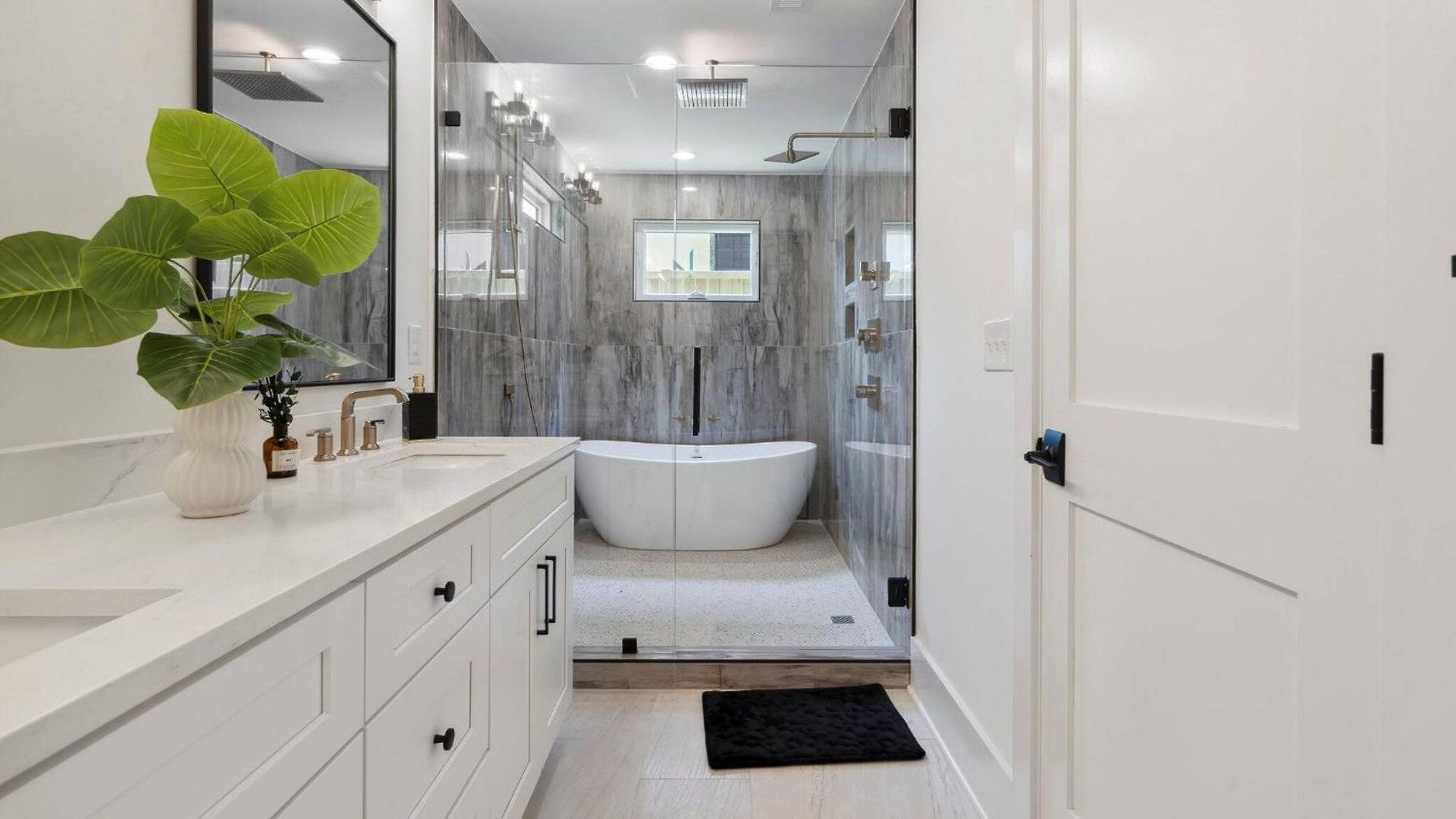 Luxury Build - King Beds - Minutes To Uptown Holiday home