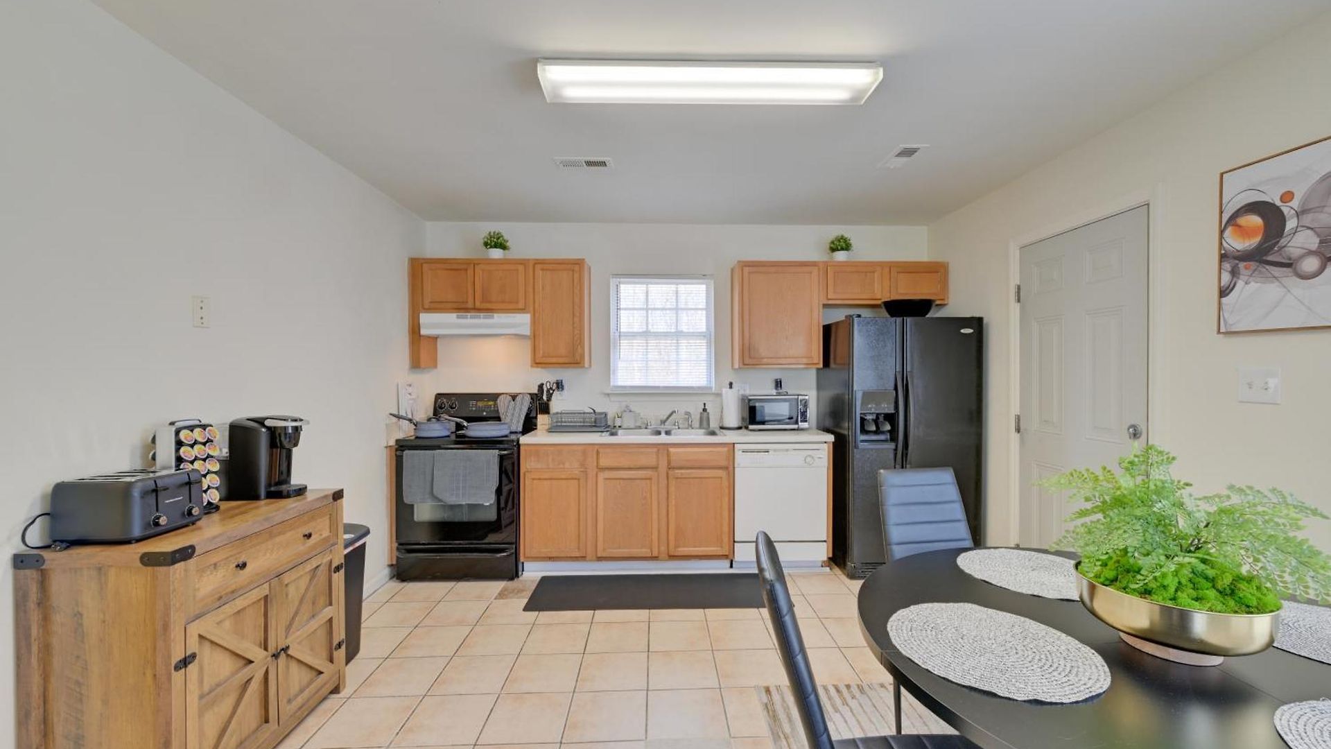 Holiday home 5 Mi To Uptown Charlotte! Family Retreat W/ Yard *