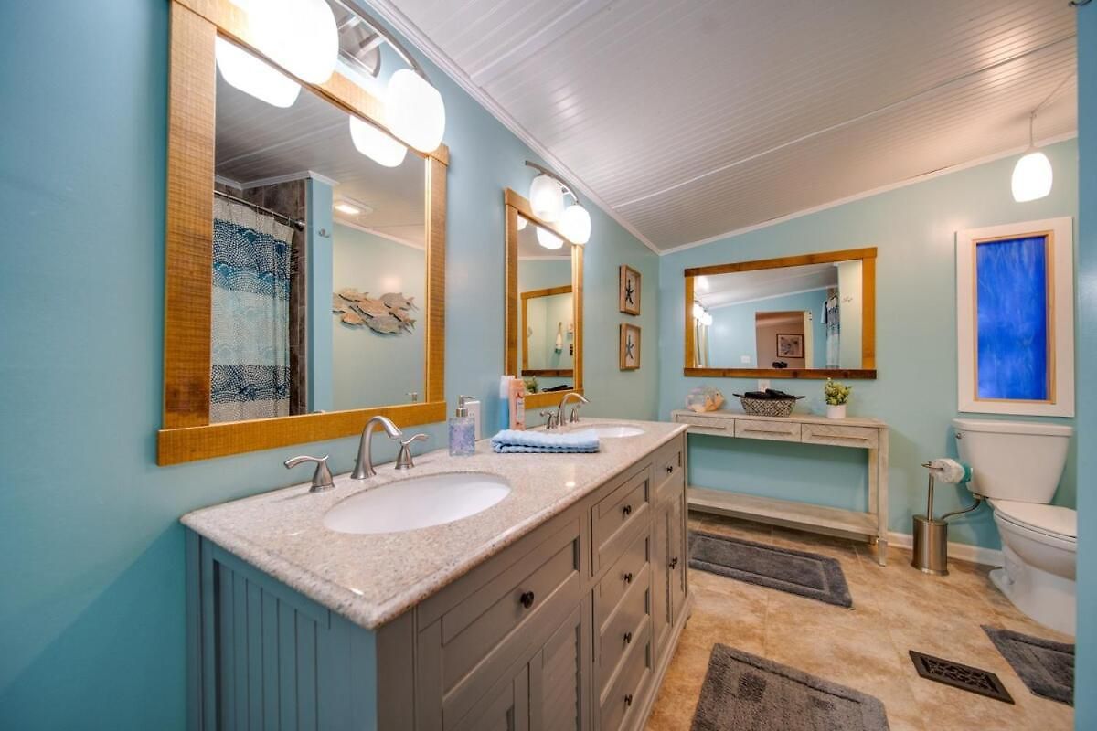 Holiday home Castaway Cove 5 Bed Retreat Fire Pit Hot Tub! *