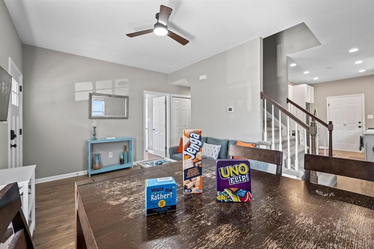 2br With Fenced Backyard, Minutes To Uptown