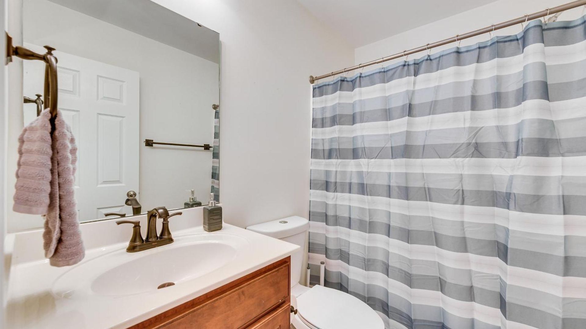 Holiday home Dog-friendly Townhome W/ Patio In Area! Charlotte