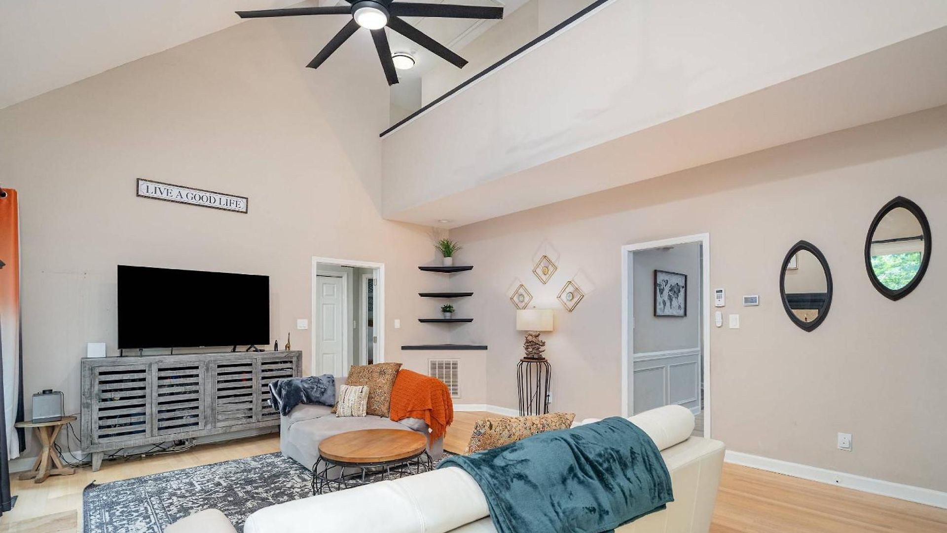 Grand Estate + Executive Holiday home Charlotte