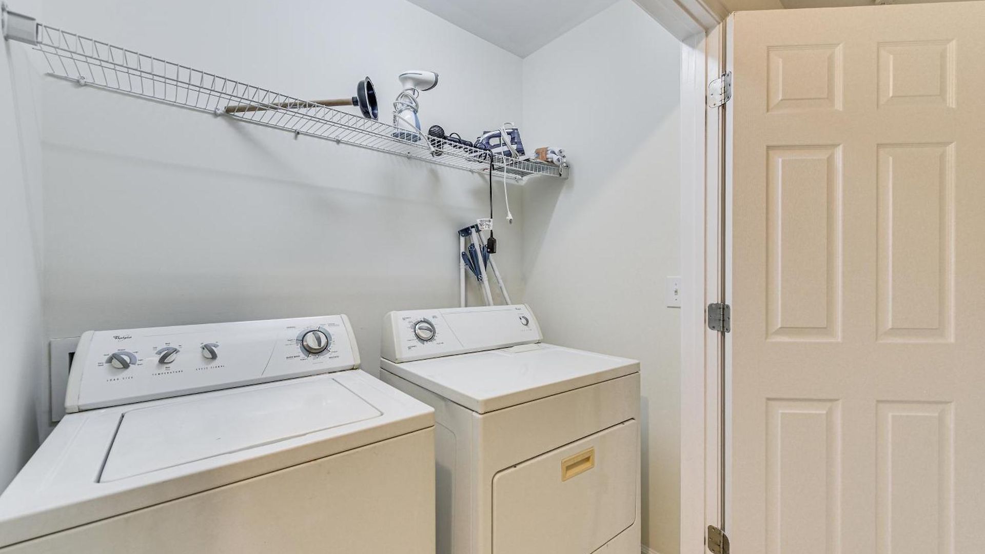 Dog-friendly Townhome W/ Patio In Area! Holiday home Charlotte