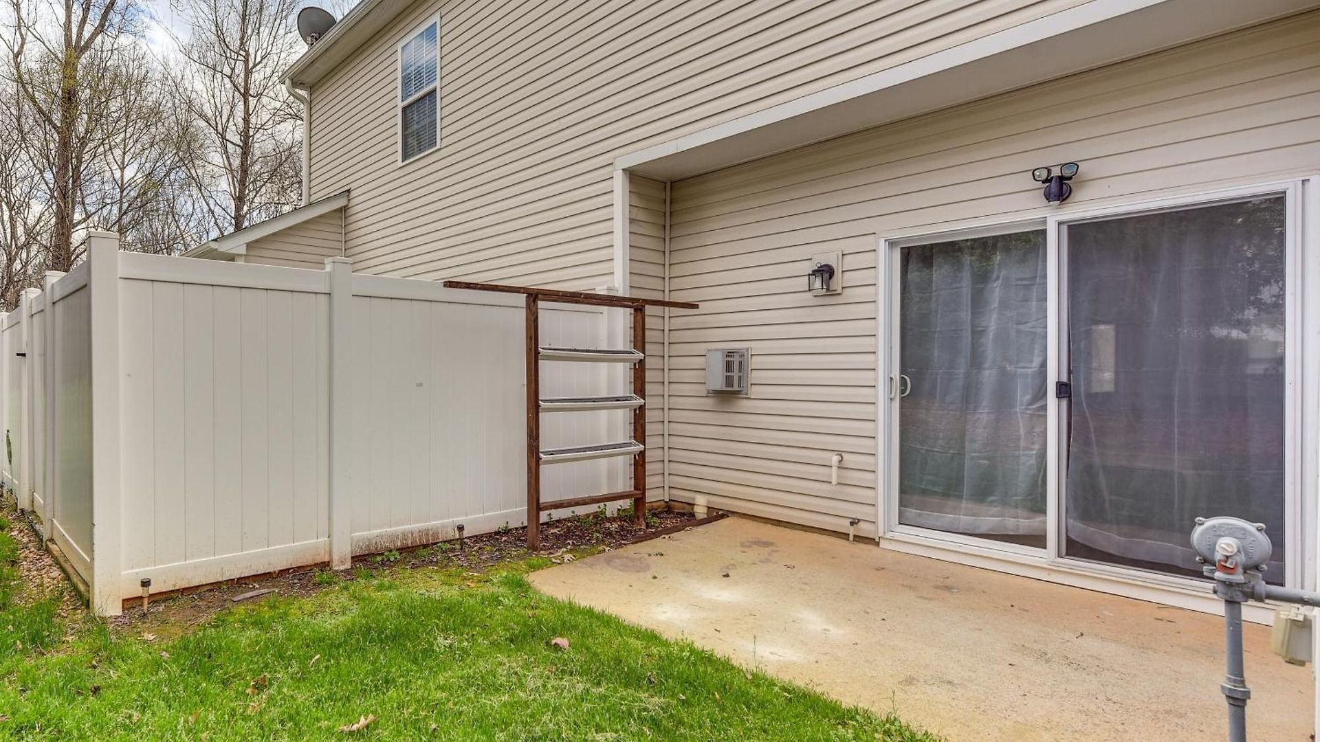 Holiday home Dog-friendly Townhome W/ Patio In Area!