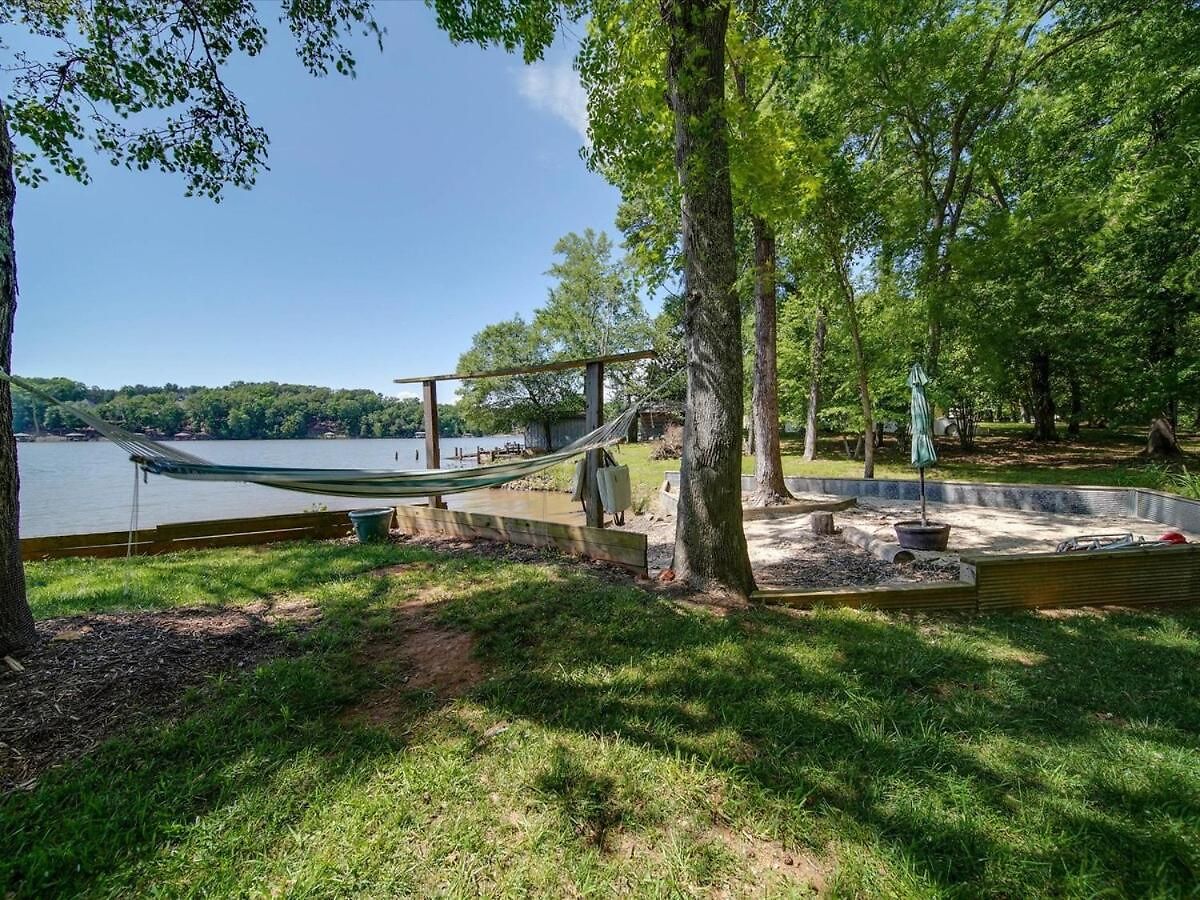 Castaway Cove 5 Bed Retreat Fire Pit Hot Tub!