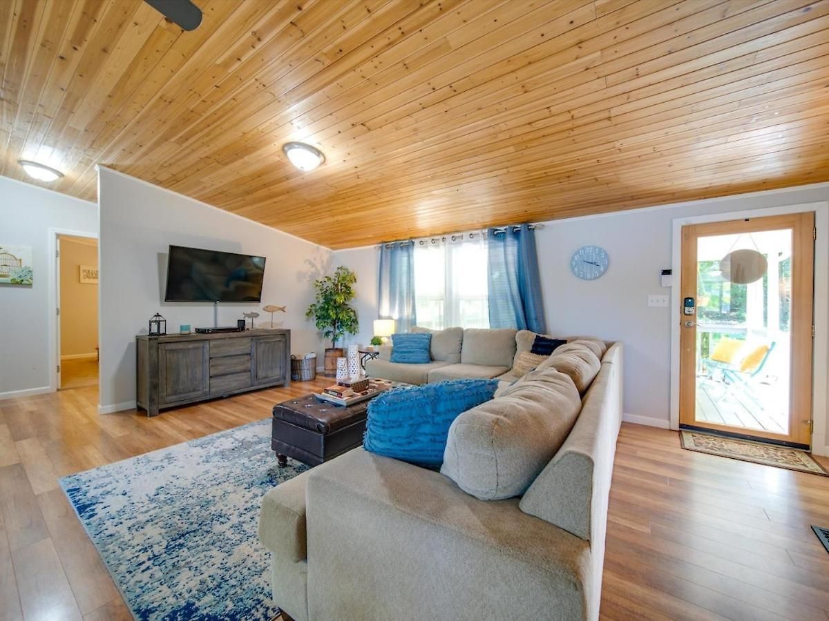 Castaway Cove 5 Bed Retreat Fire Pit Hot Tub! *