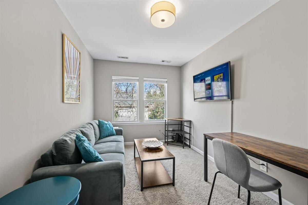 2br With Fenced Backyard, Minutes To Uptown * Charlotte