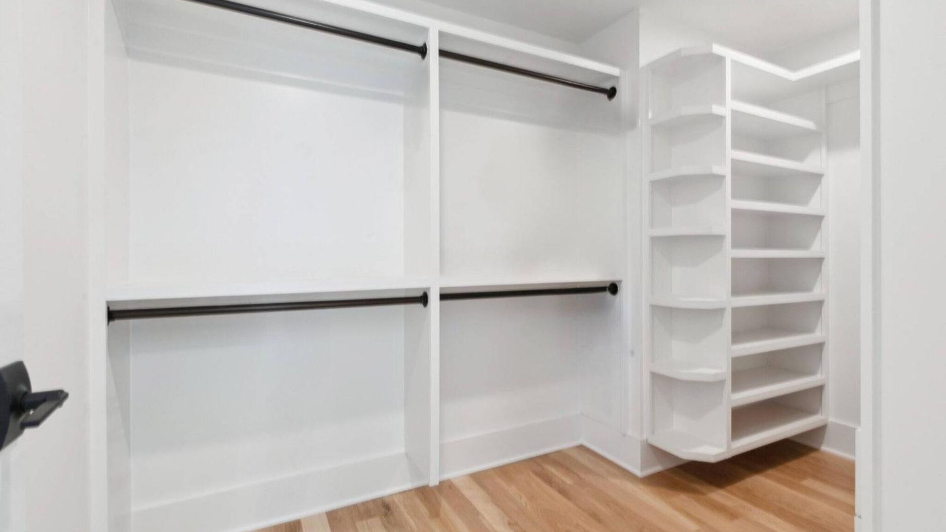 Holiday home Luxury Build - King Beds - Minutes To Uptown