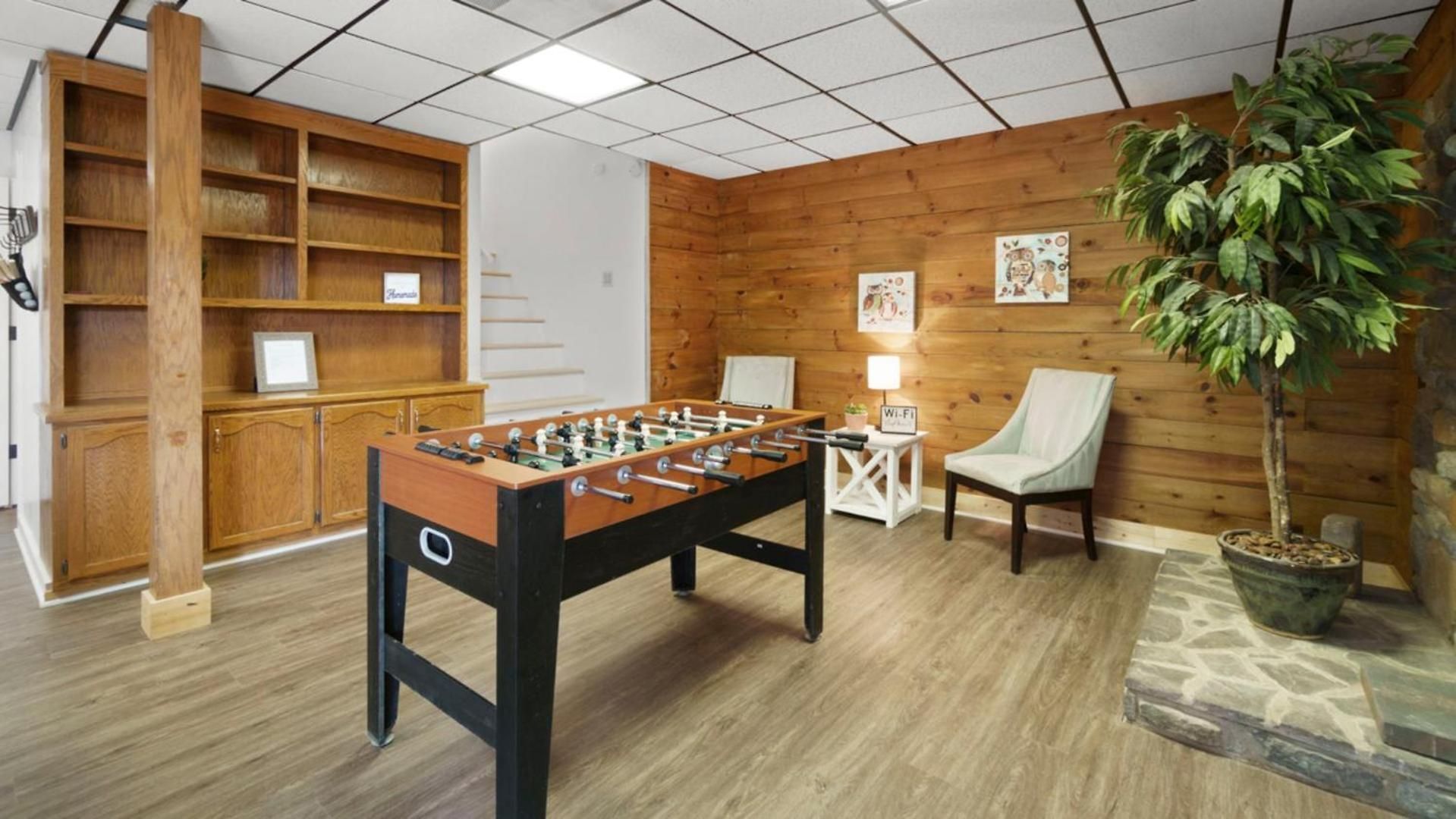 Renovated 5br/3ba W/ Rec Holiday home *