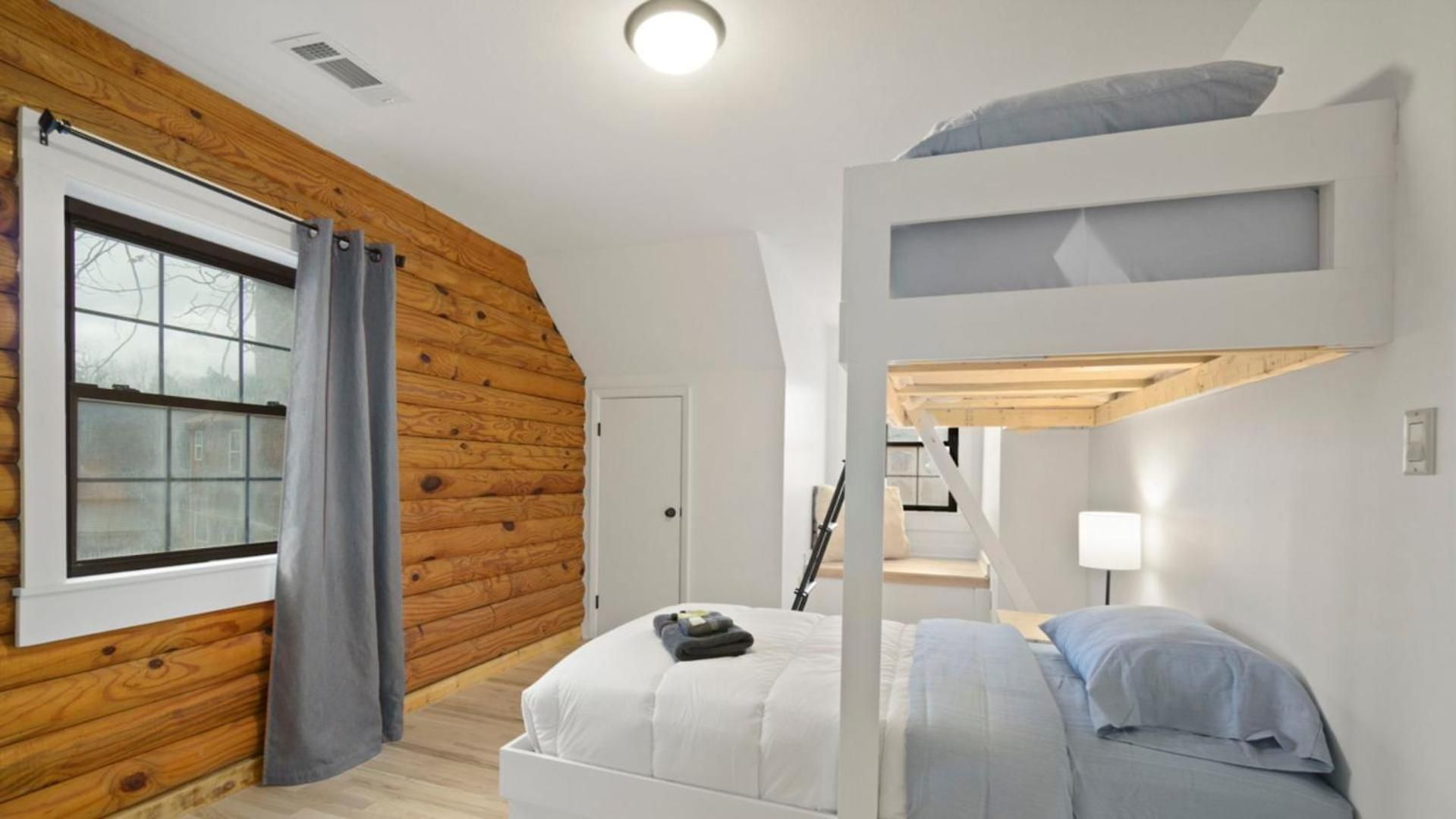 Renovated 5br/3ba W/ Rec