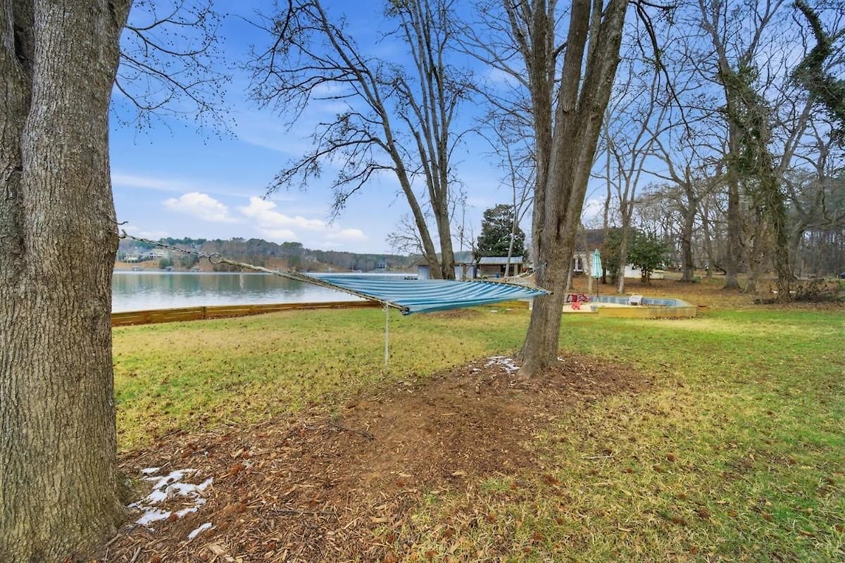 Castaway Cove 5 Bed Retreat Fire Pit Hot Tub! Charlotte