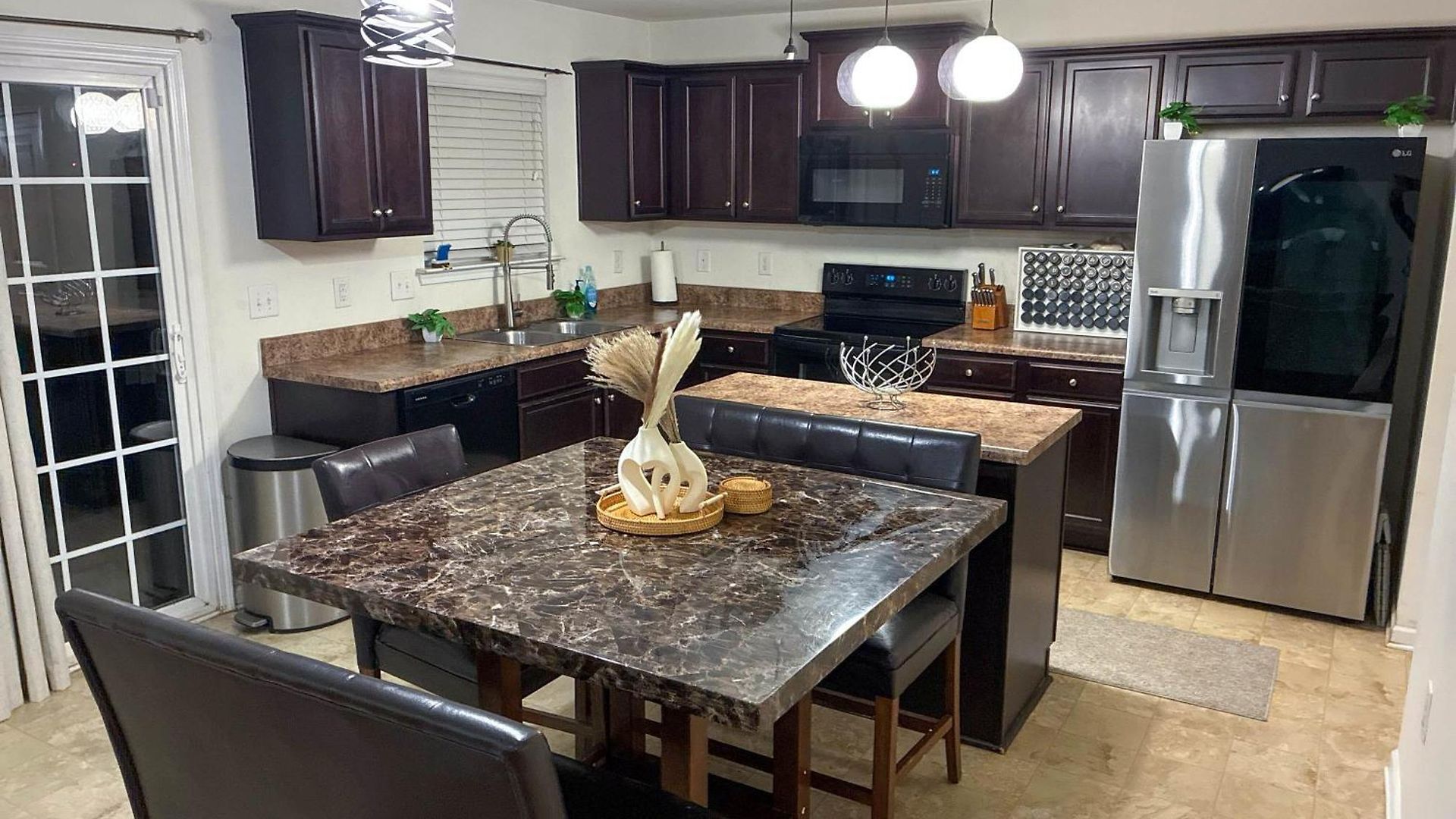Modern 4 Bedroom Near Uptown Charlotte