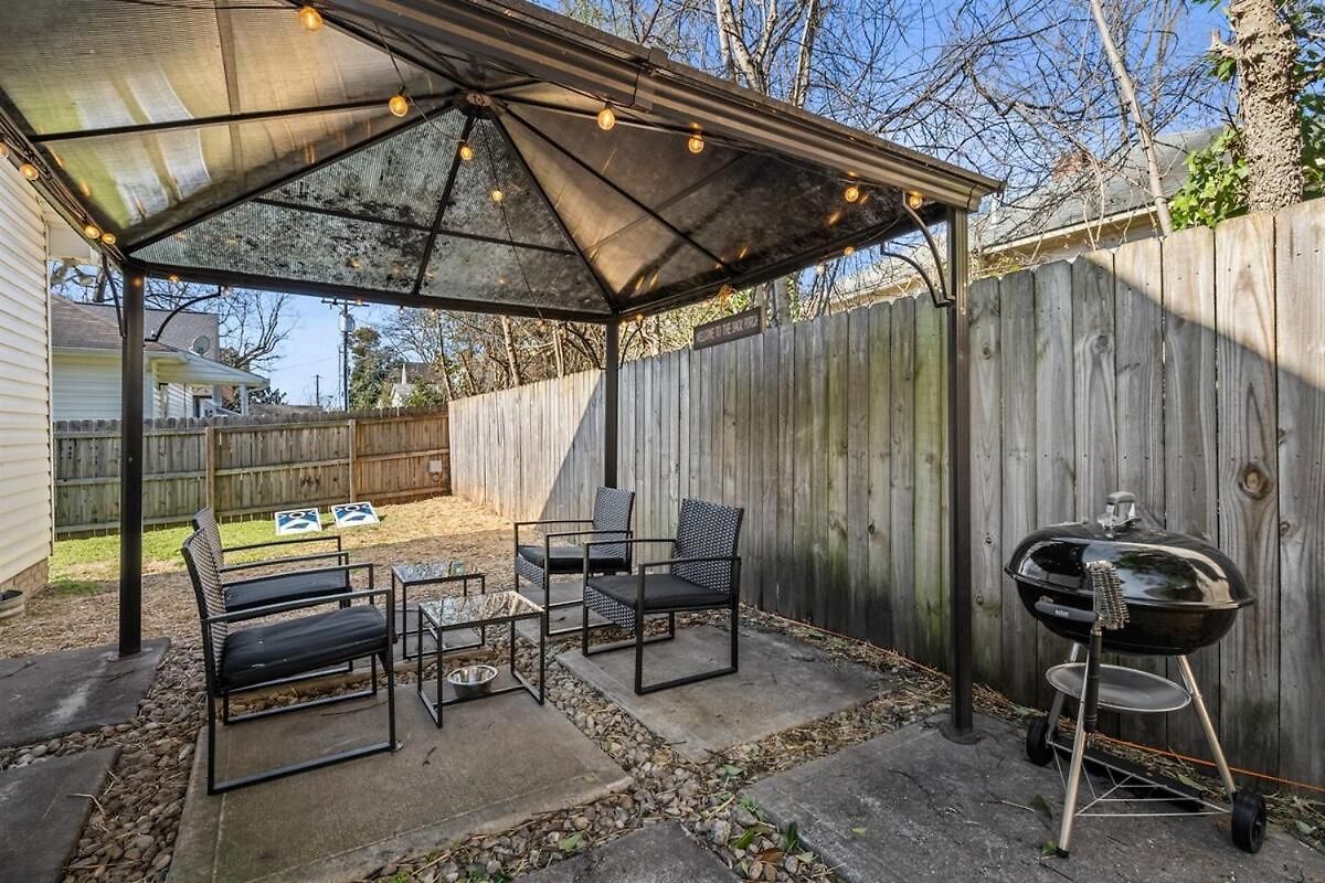 2br With Fenced Backyard, Minutes To Uptown Holiday home Charlotte