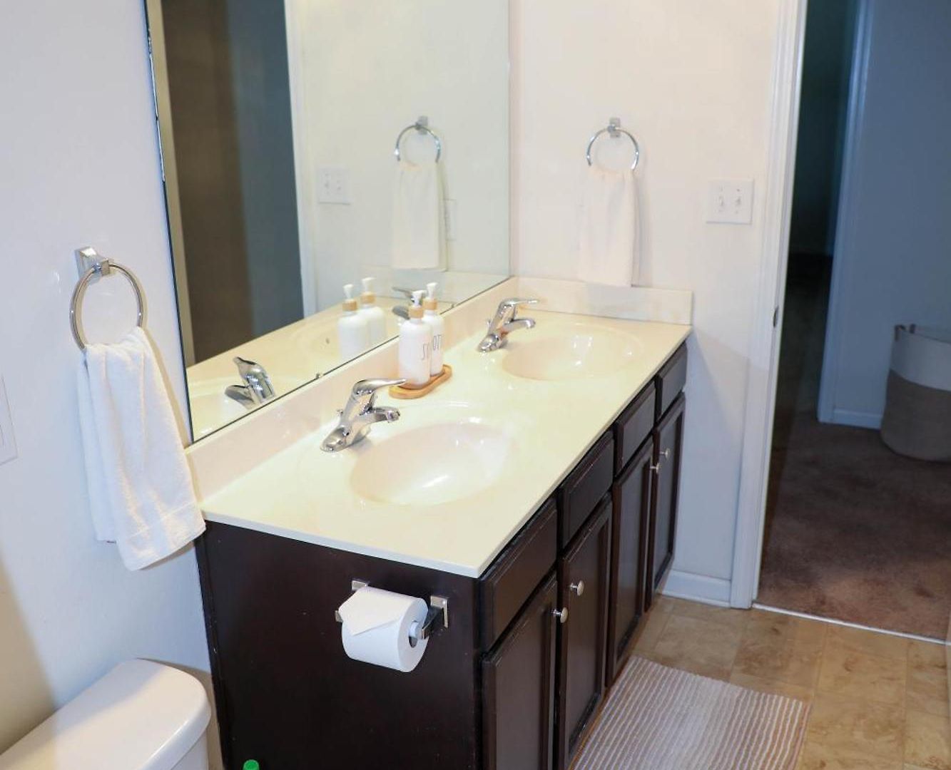 Modern 4 Bedroom Near Uptown Charlotte