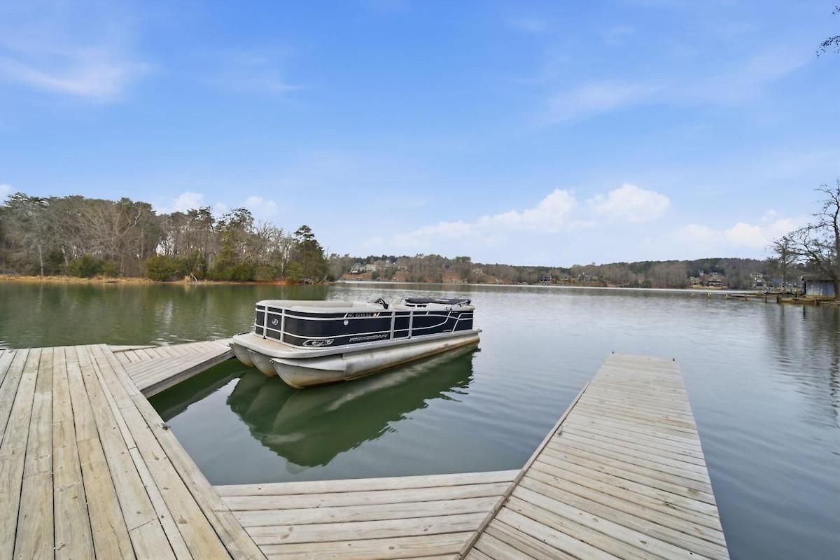 Castaway Cove 5 Bed Retreat Fire Pit Hot Tub! Holiday home *